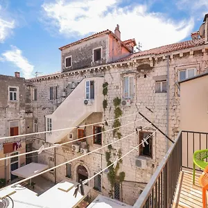  Appartamento Two Bedroom In Center Igor